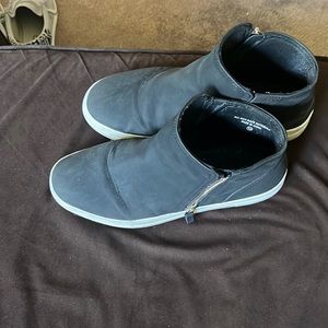 Womens black zip up ankle boots size 10